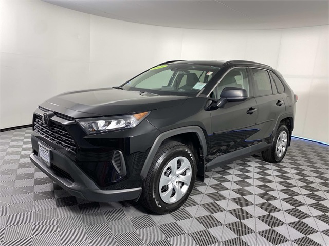 2021 Toyota RAV4 LE photo 3
