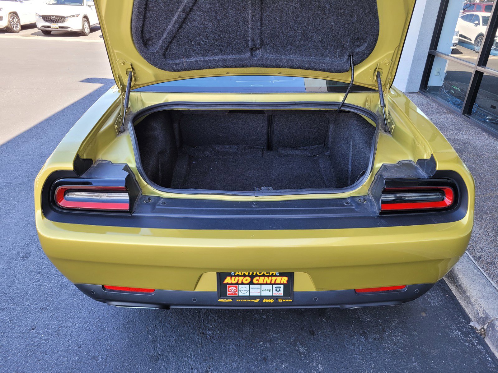 2021 Dodge Challenger R/T photo 10