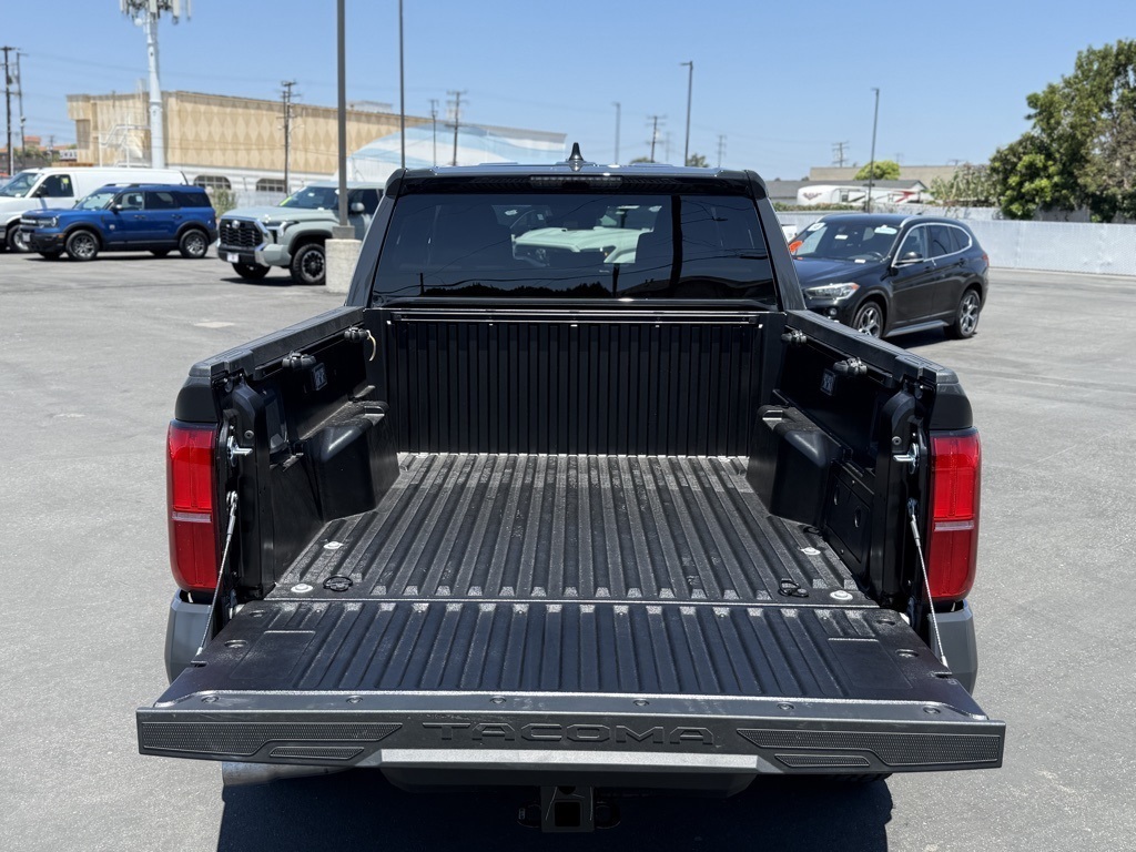 2025 Toyota Tacoma TRD 4x4 photo 13
