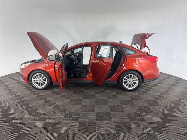 2018 Ford Focus SE photo 16