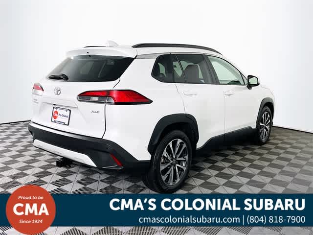 2024 Toyota Corolla Cross XLE photo 3