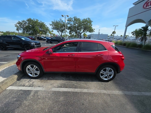 2019 Mercedes Benz GLA 250 4MATIC photo 2