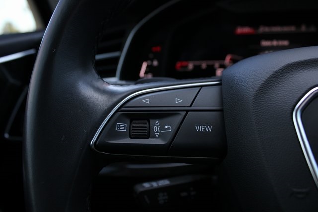 2023 Audi Q7 55 Premium Plus photo 11