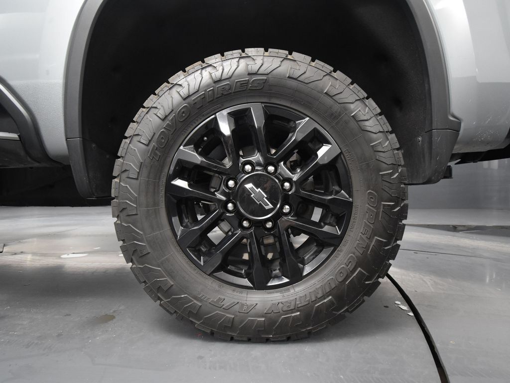 2025 Chevrolet Silverado 2500HD LT photo 10