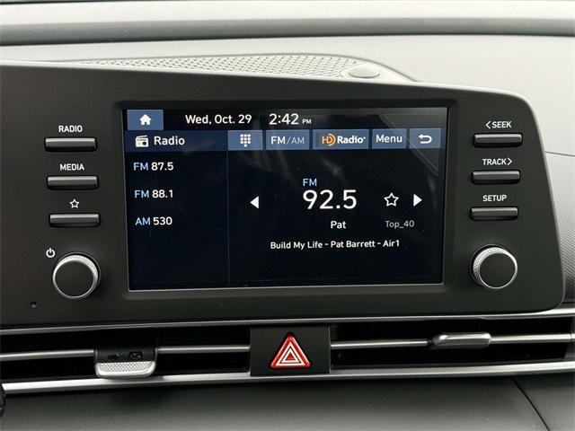 2026 Hyundai Elantra SE photo 3