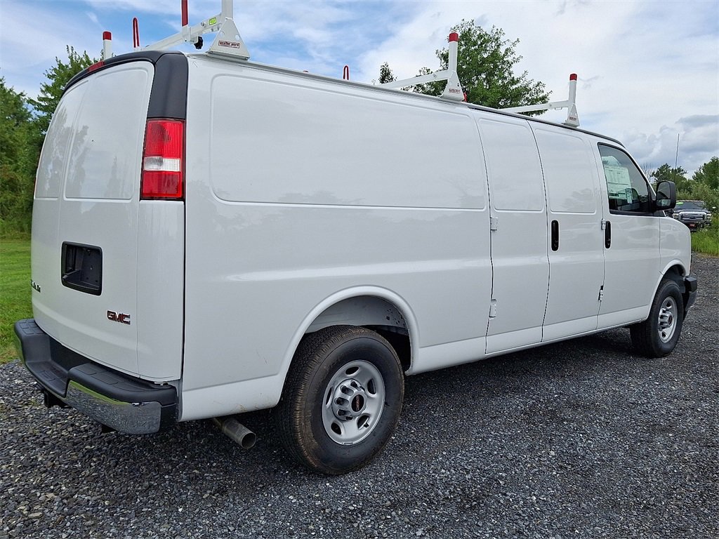 2025 Gmc Savana Cargo 2500 photo 3