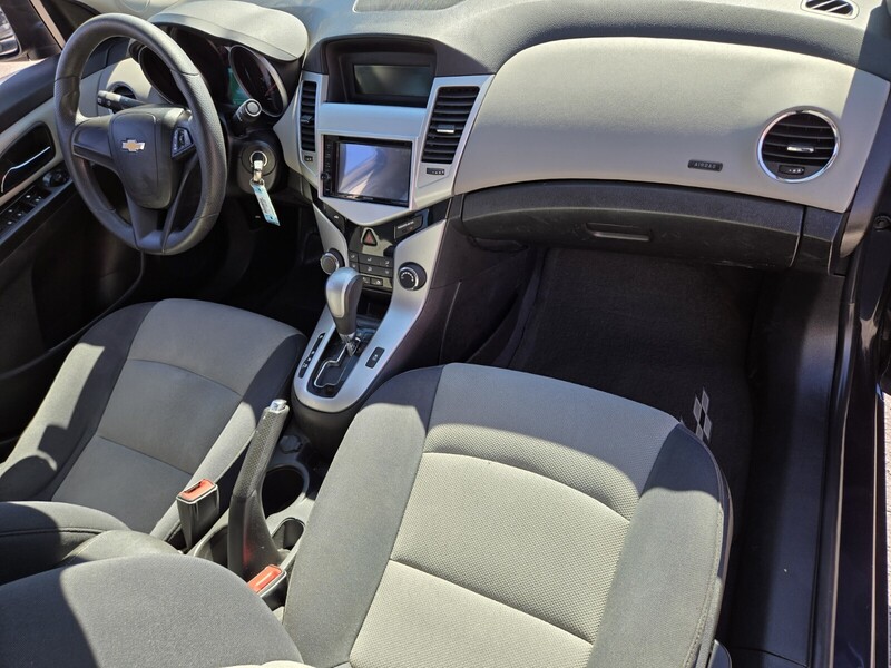 2016 Chevrolet Cruze LS photo 12