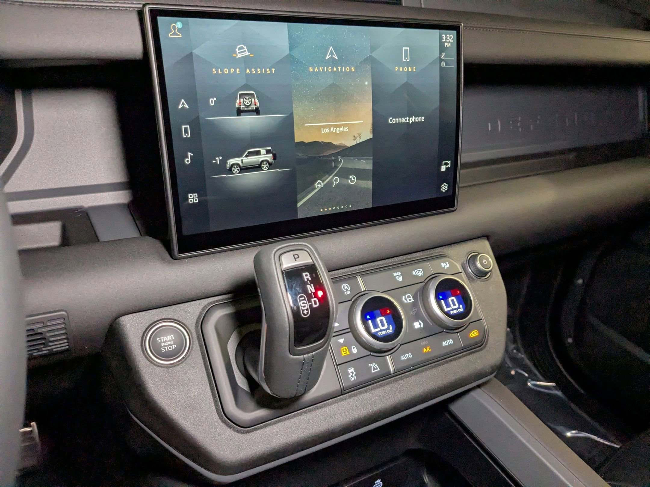 2025 Land Rover Defender 90 X-Dynamic SE photo 12