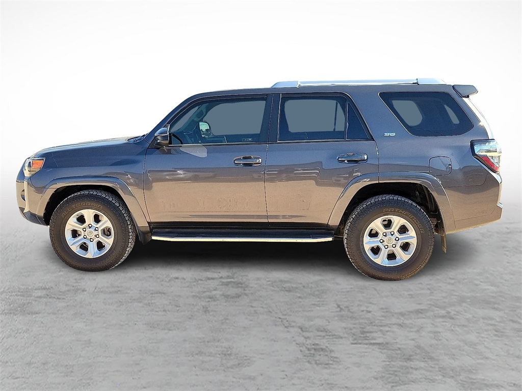 2017 Toyota 4Runner SR5 photo 6