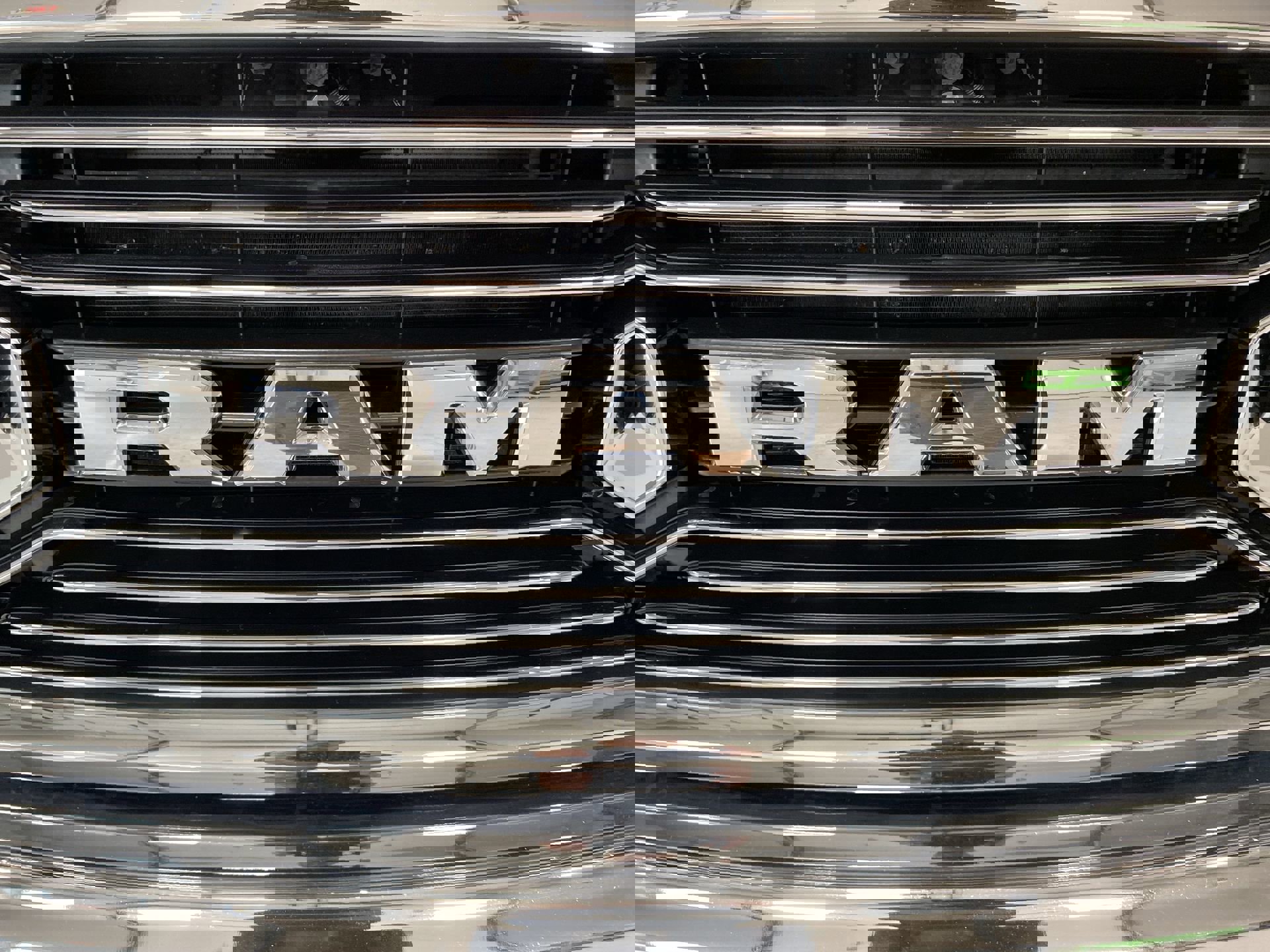 2018 Ram 3500 Limited photo 32