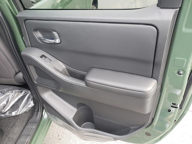 2025 Nissan Frontier Crew Cab SV photo 15