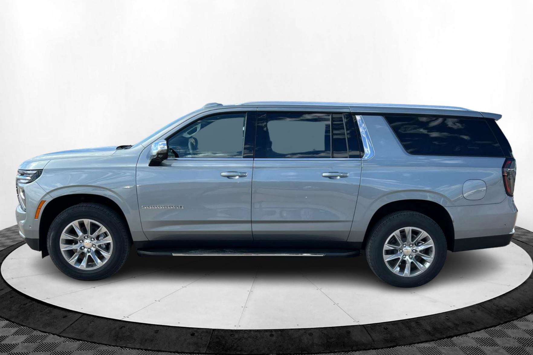 2026 Chevrolet Suburban Premier photo 2