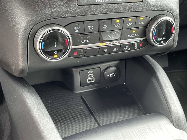 2025 Ford Escape Hybrid ST-Line photo 9