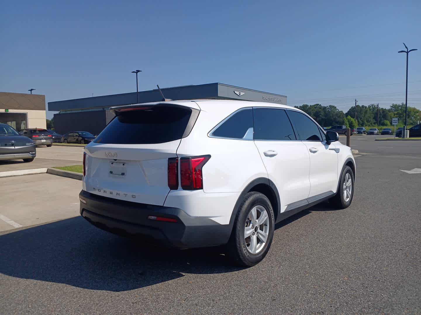 2022 Kia Sorento LX photo 4
