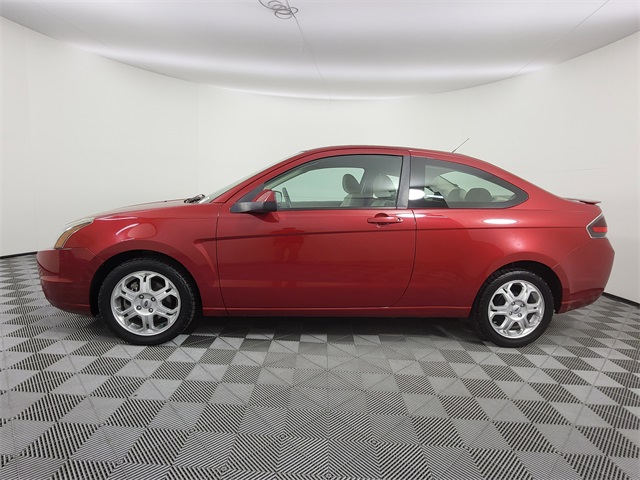 2010 Ford Focus SE photo 2