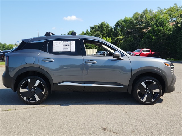 2025 Nissan Kicks SR photo 2