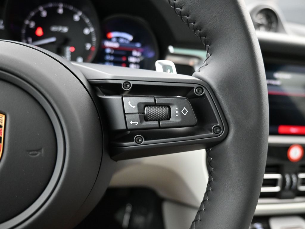 2026 Porsche Macan GTS photo 10