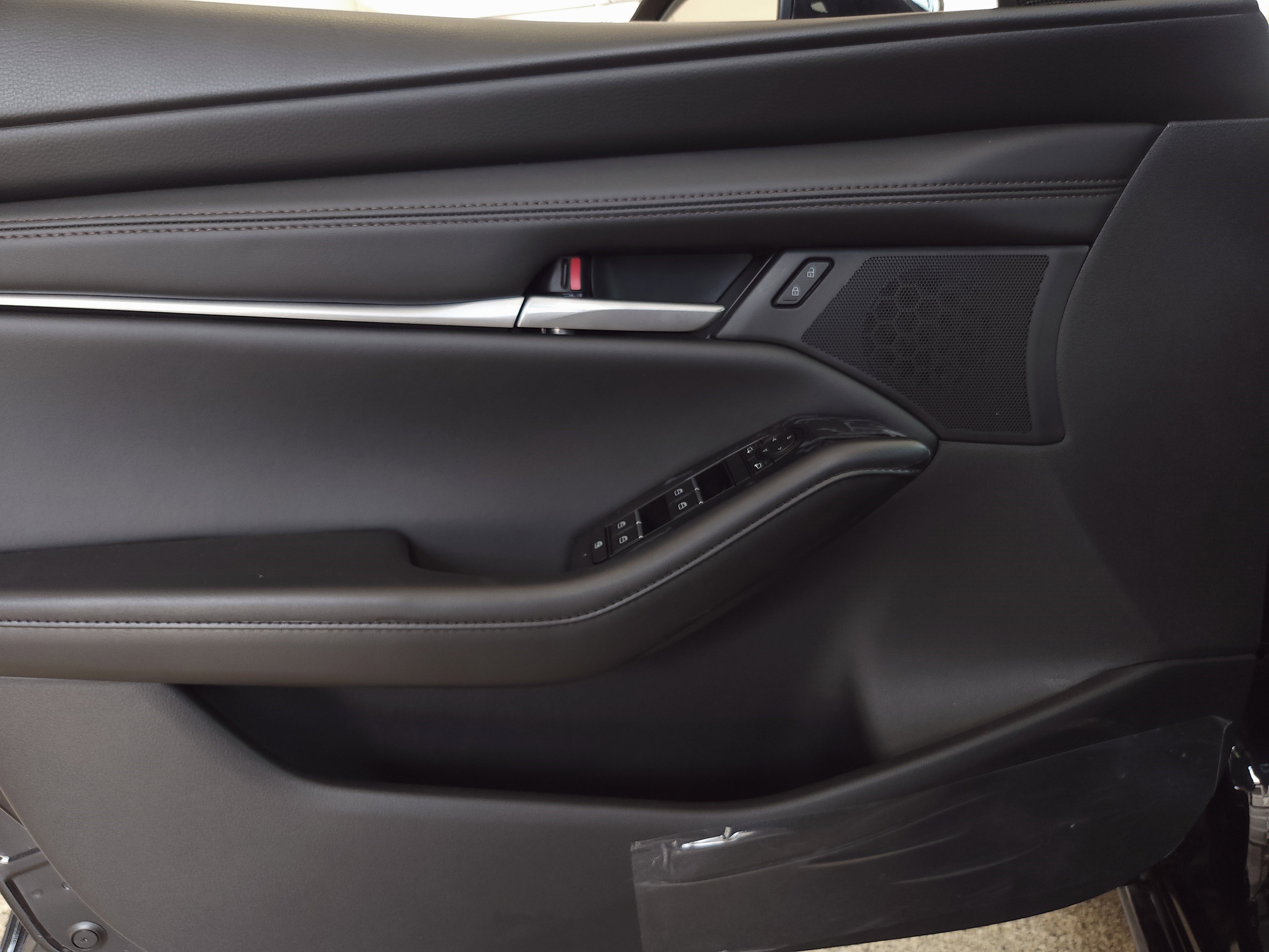 2025 Mazda Mazda3 Sedan 2.5 Select Sport photo 14