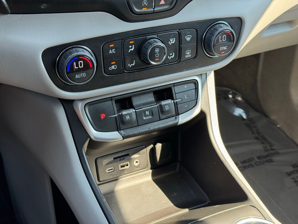 2023 Gmc Terrain SLT photo 29