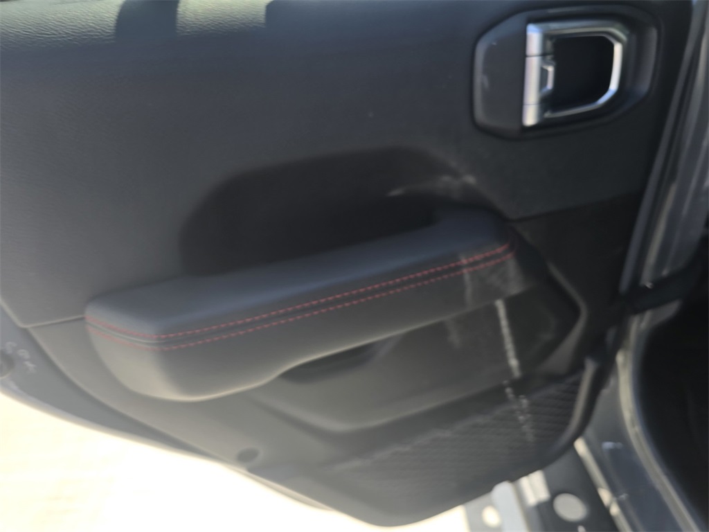 2023 Jeep Wrangler Rubicon photo 14
