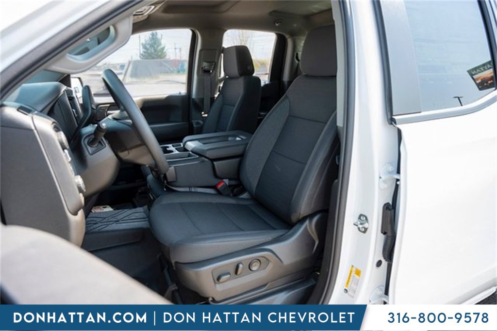 2026 Chevrolet Silverado 1500 Custom photo 4