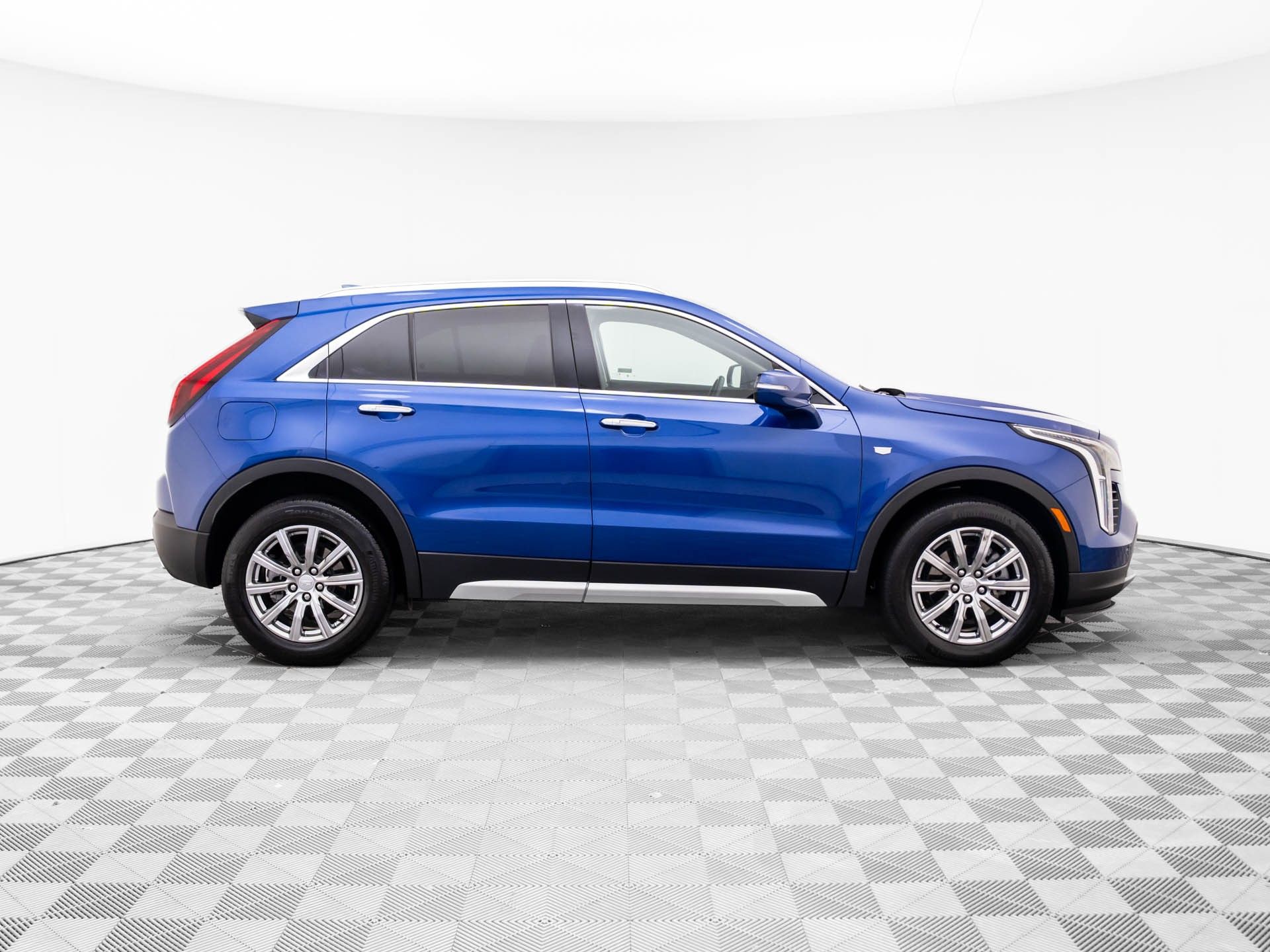 2023 Cadillac XT4 Premium Luxury photo 7