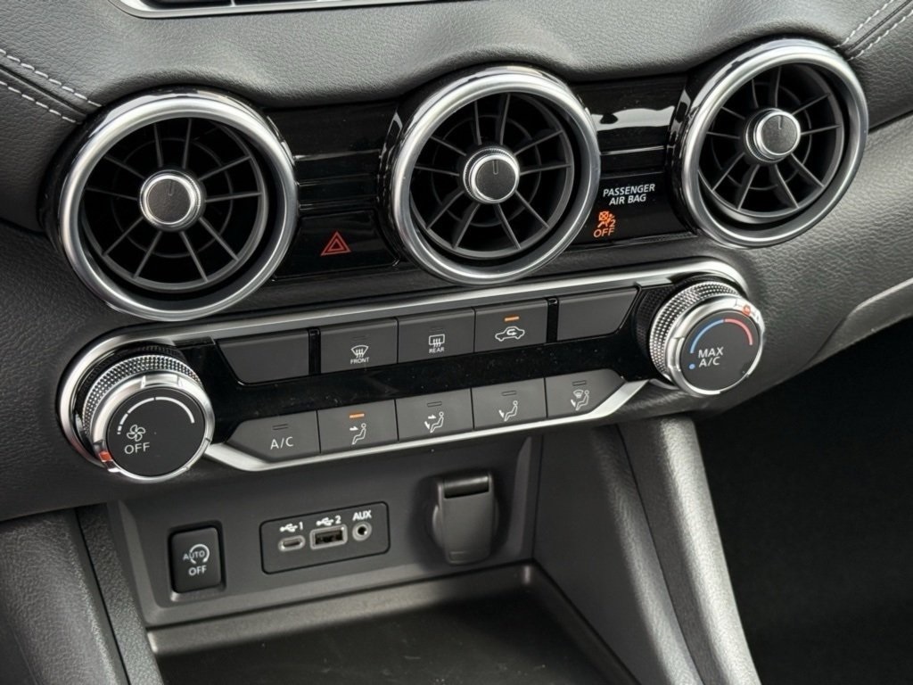 2025 Nissan Sentra SV photo 11