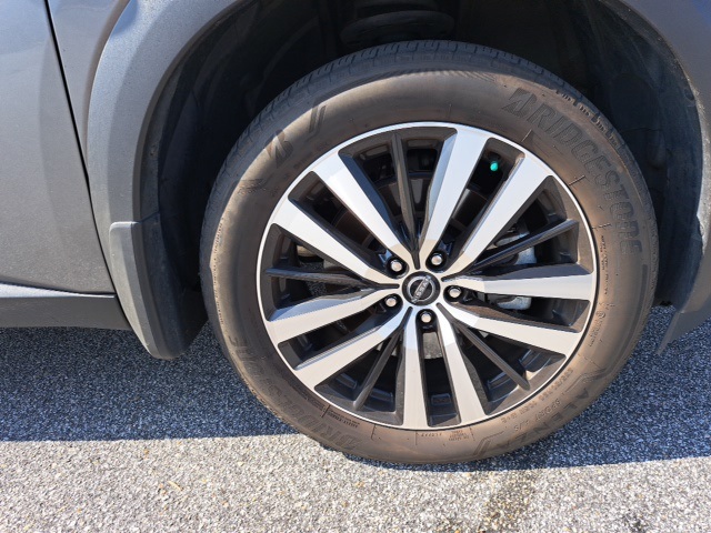 2024 Nissan Pathfinder Platinum photo 3