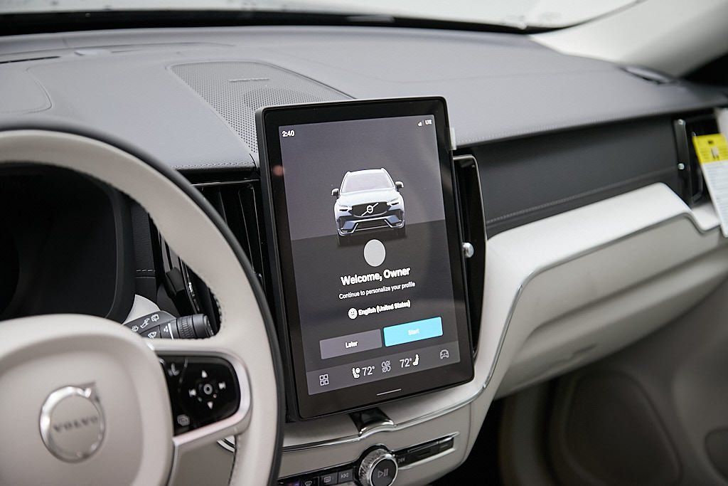 2026 VOLVO XC60 - Image 12