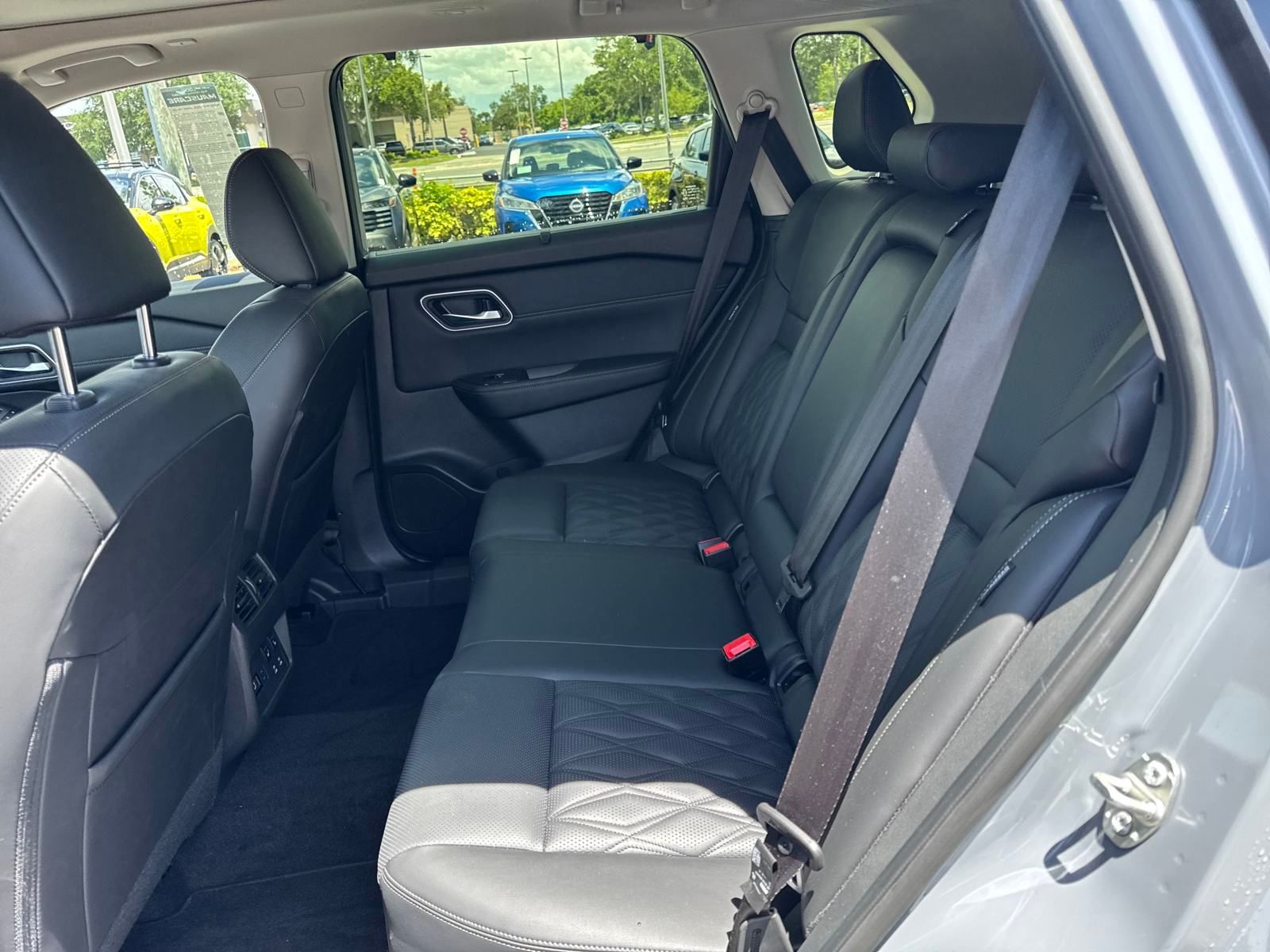 2025 Nissan Rogue Platinum photo 23