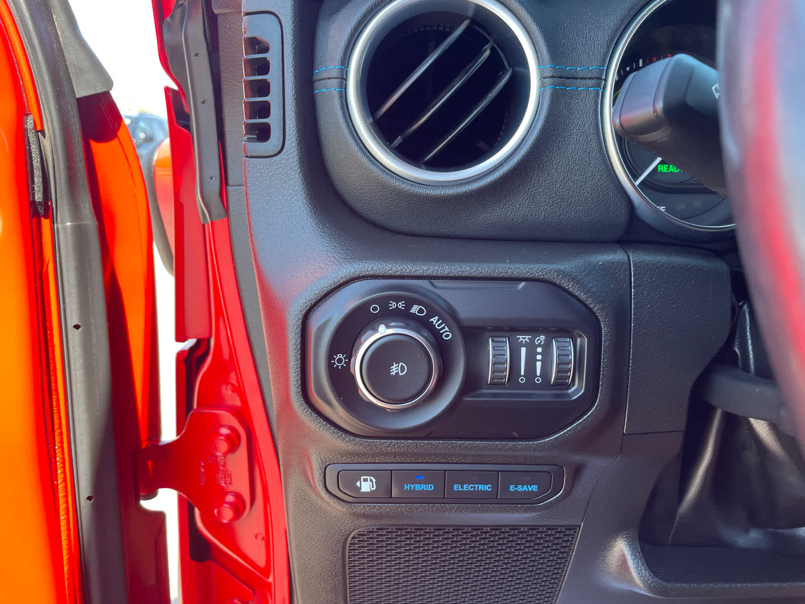 2022 Jeep Wrangler 4xe Unlimited Rubicon photo 19
