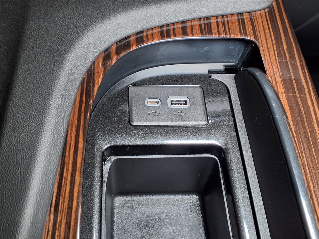 2022 Cadillac Escalade ESV Premium Luxury photo 5
