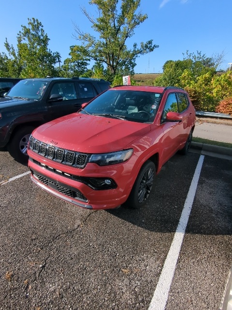 2023 Jeep Compass Limited photo 4