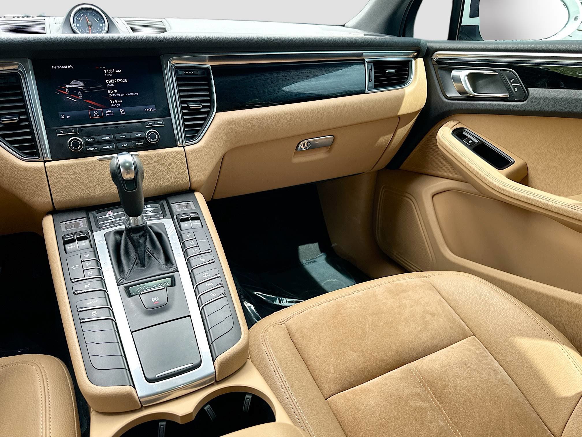 2018 Porsche Macan photo 22