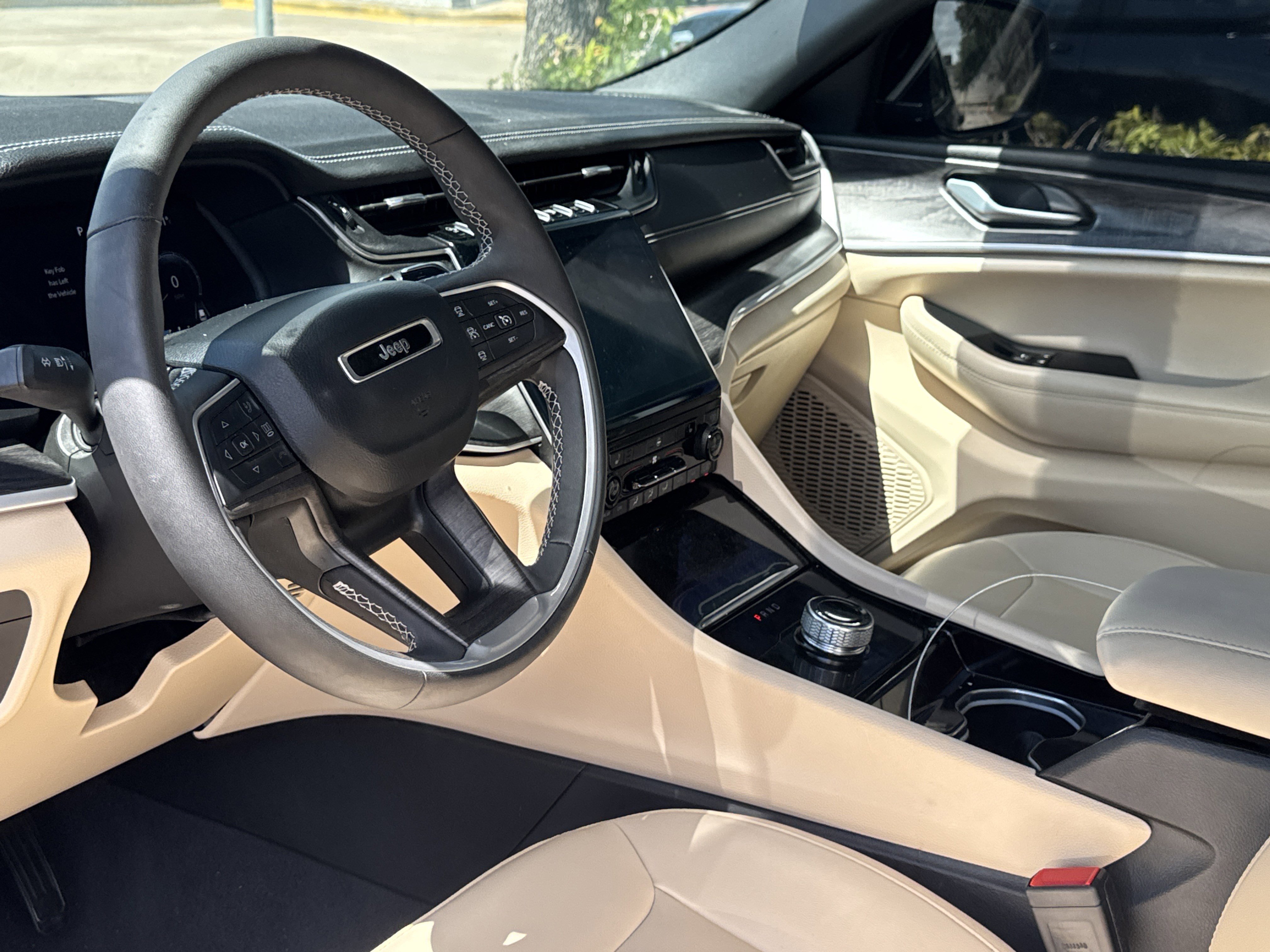 2023 Jeep Grand Cherokee Limited photo 3