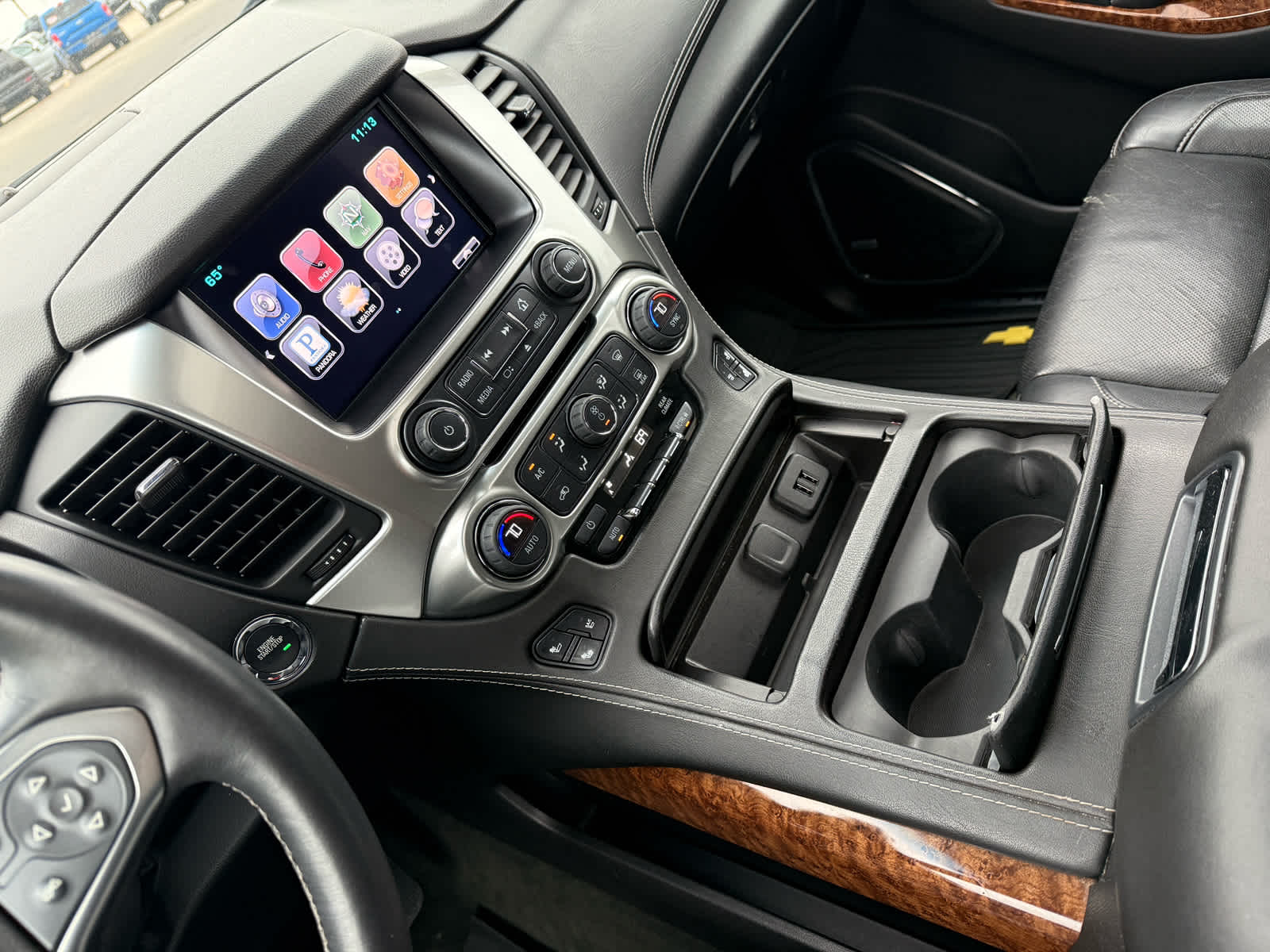 2015 Chevrolet Suburban LTZ photo 22
