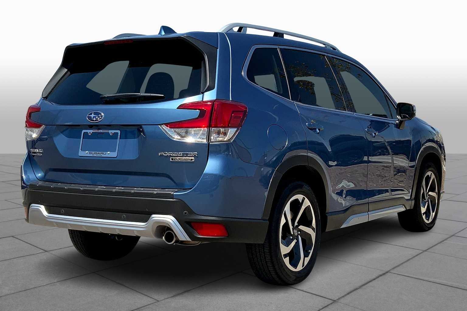 2023 Subaru Forester Touring photo 11