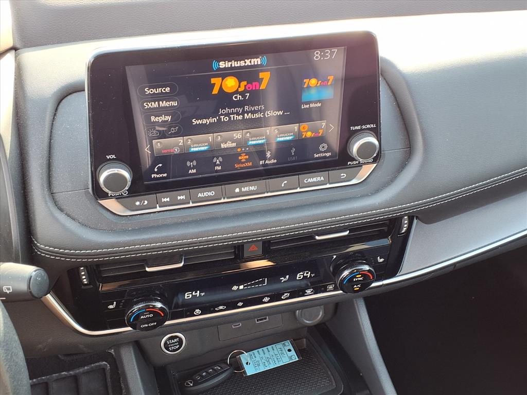 2022 Nissan Rogue SV photo 4