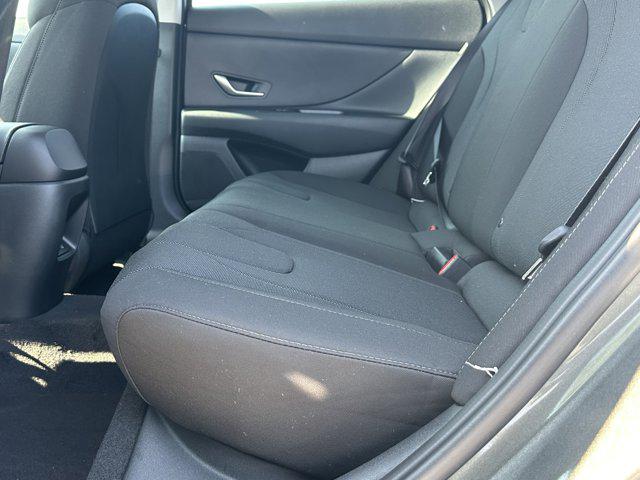 2025 Hyundai Elantra SE photo 16