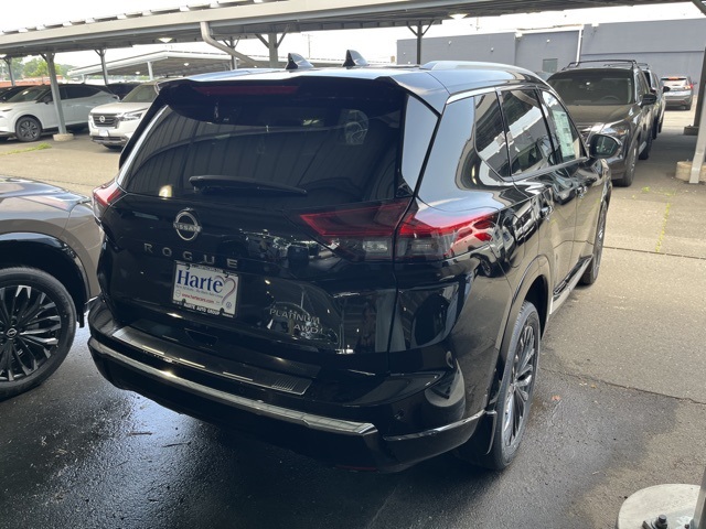 2025 Nissan Rogue Platinum photo 4