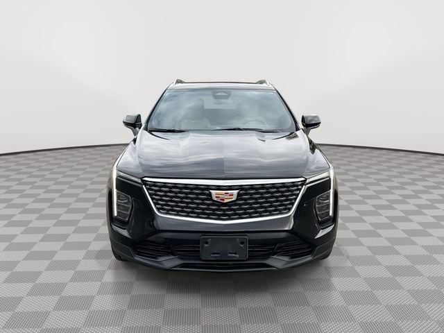 2024 Cadillac XT4 Luxury photo 3