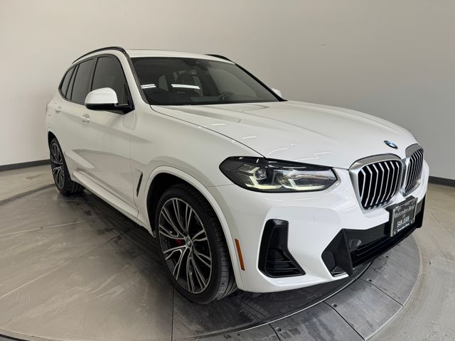 2022 BMW X3 30i's photo