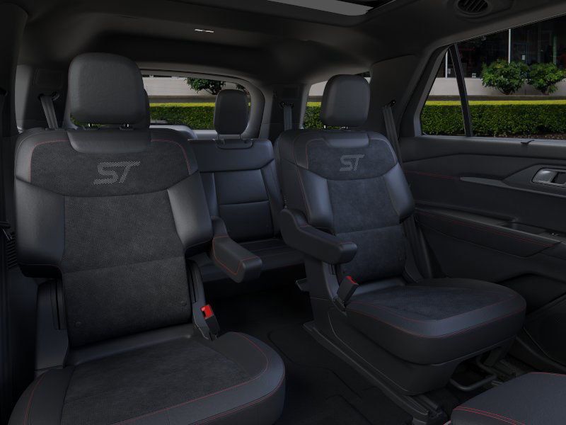 2025 Ford Explorer ST photo 11