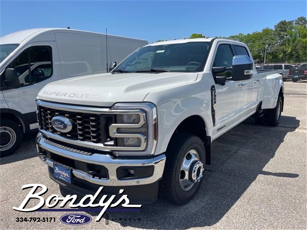 2025 Ford F-350 Lariat photo 2