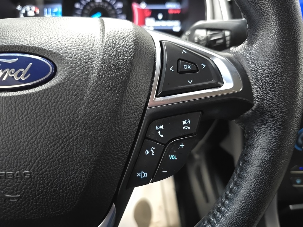 2020 Ford Edge SEL photo 20