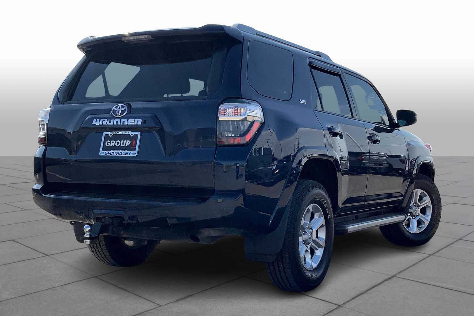 2018 Toyota 4Runner SR5 Premium photo 9