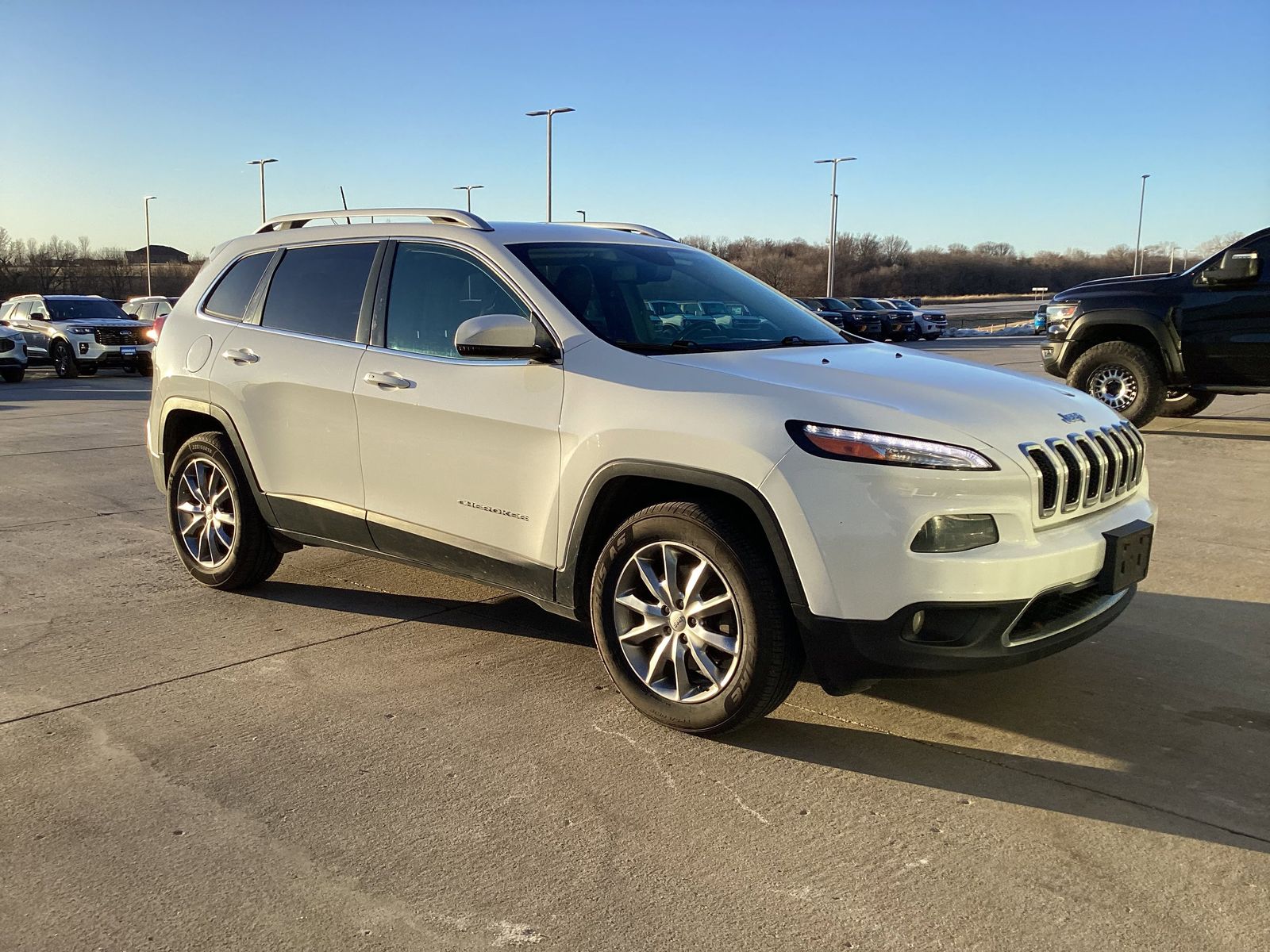 Used 2018 Jeep Cherokee Limited with VIN 1C4PJMDB7JD598807 for sale in Plattsmouth, NE