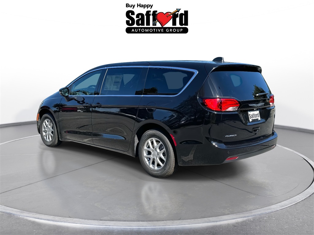 2026 Chrysler Voyager LX photo 5