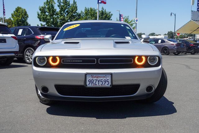 2023 Dodge Challenger SXT photo 3