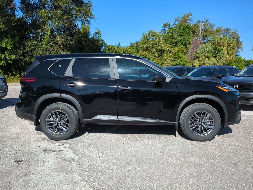 2026 Nissan Rogue S photo 4